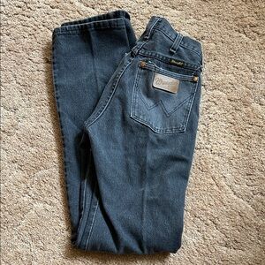 Wrangler Men's Dark Gray Relaxed Jeans